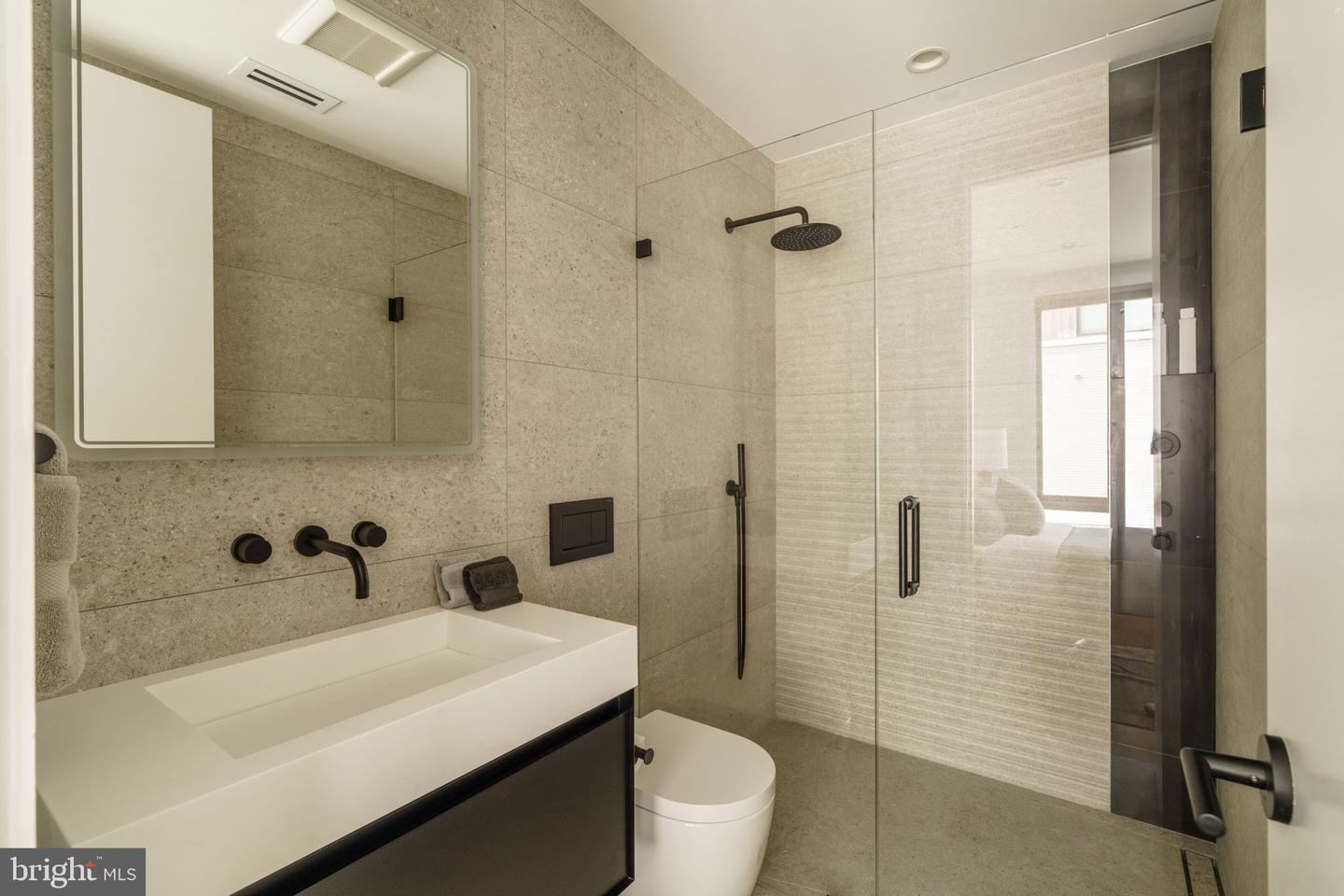 2531 Pine St Property Photo 21