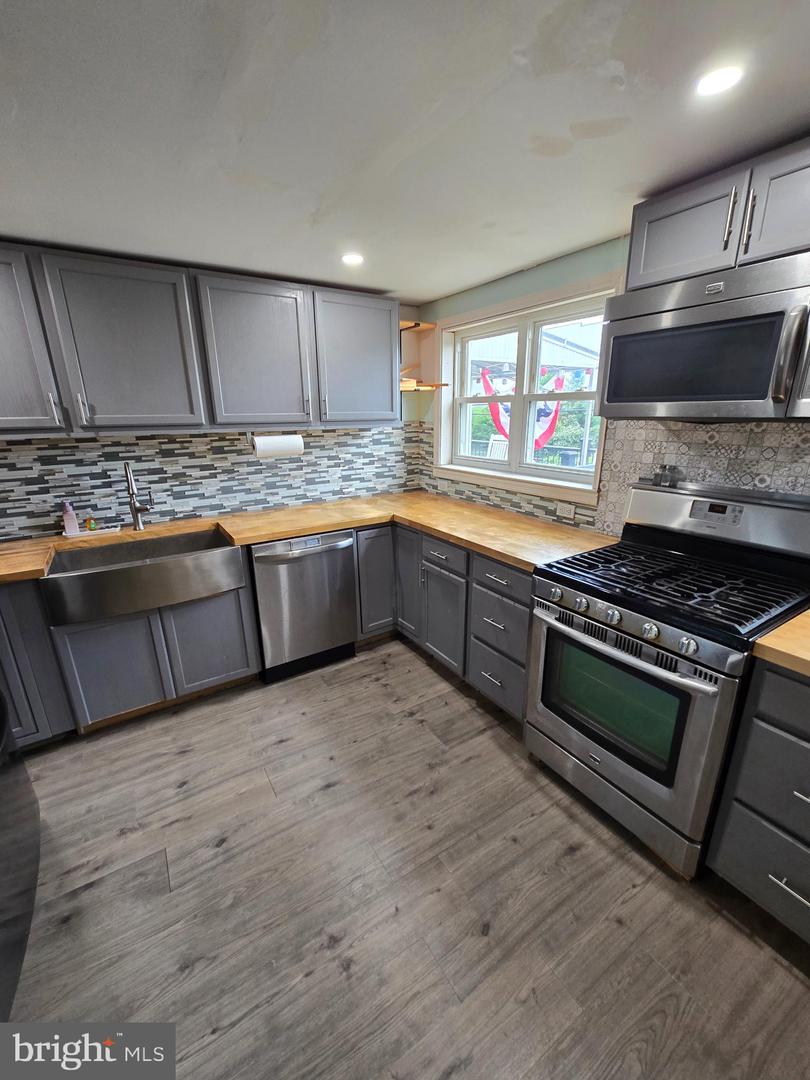 4431 Garden St Property Photo 7