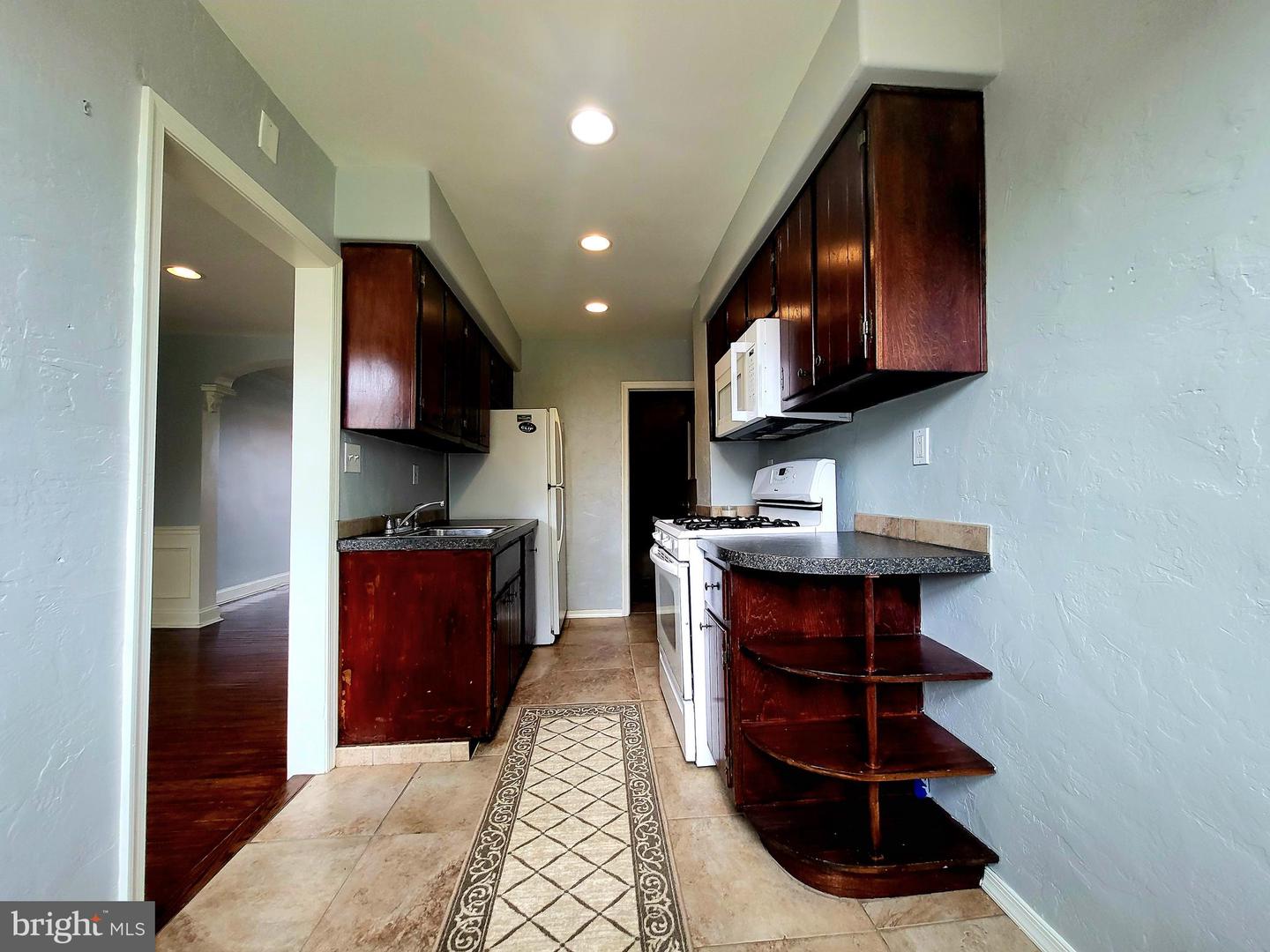 6137 Hawthorne St Property Photo 13