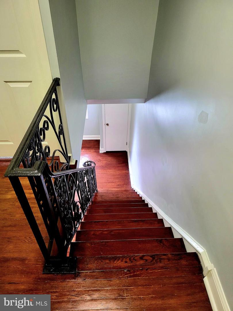 6137 Hawthorne St Property Photo 15