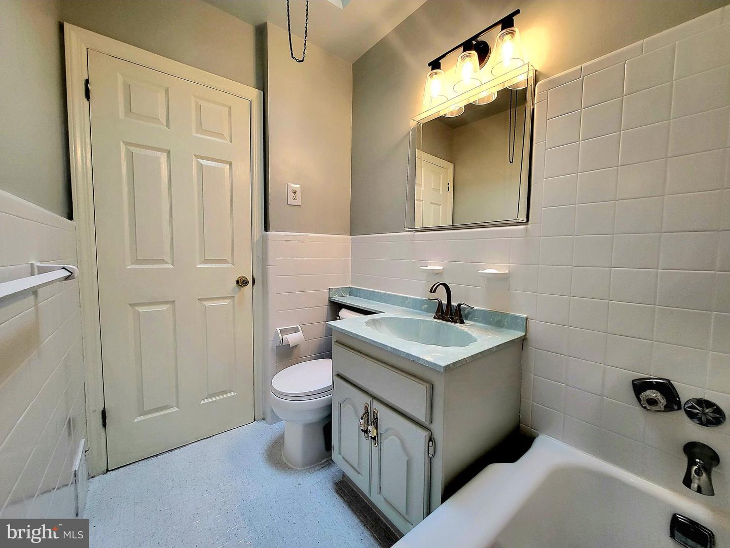6137 Hawthorne St Property Photo 26