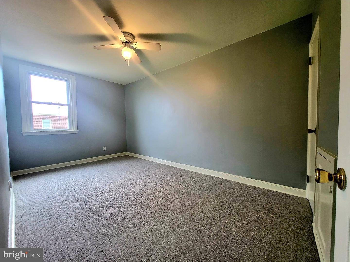 6137 Hawthorne St Property Photo 27