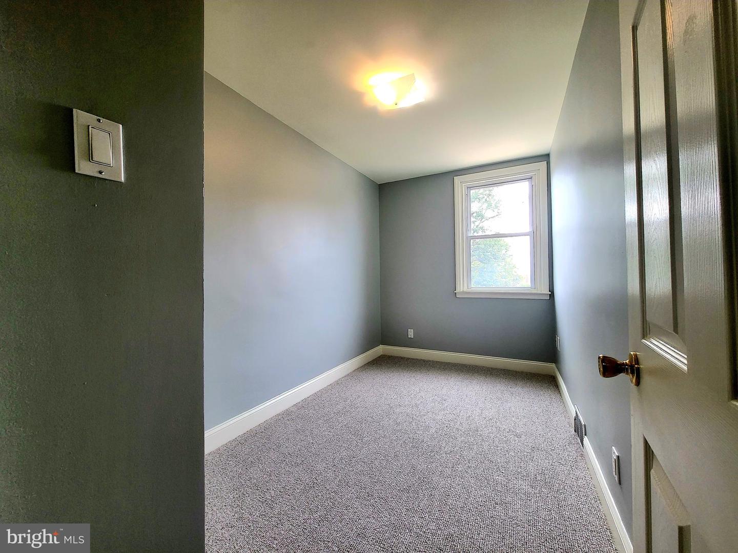 6137 Hawthorne St Property Photo 29
