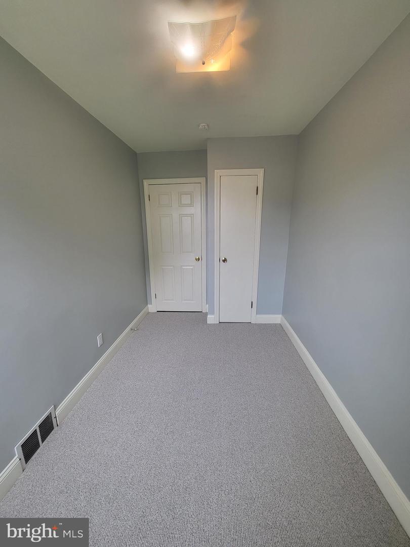 6137 Hawthorne St Property Photo 30