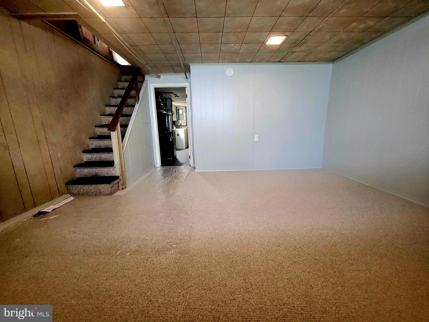 6137 Hawthorne St Property Photo 33