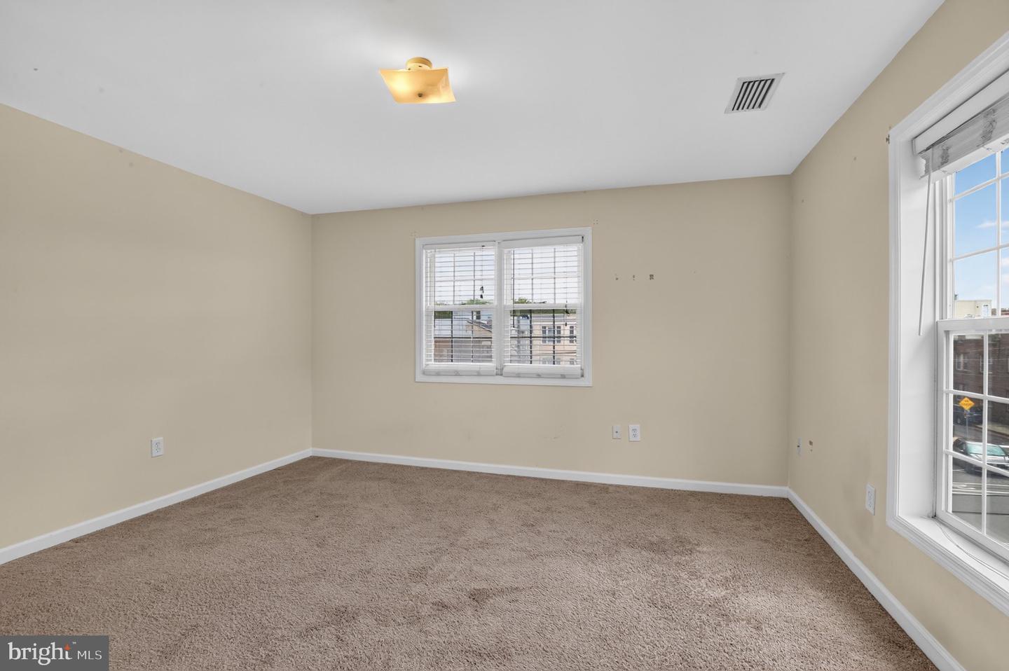 2683 Edgemont St Property Photo 20