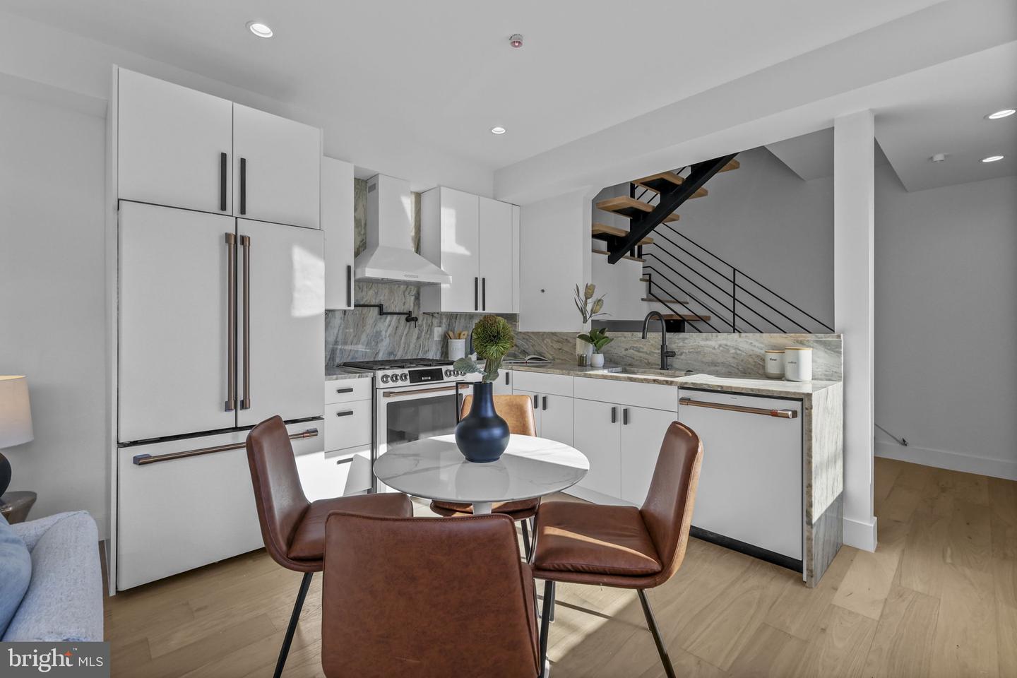 514 S 20th St #b Property Photo 3
