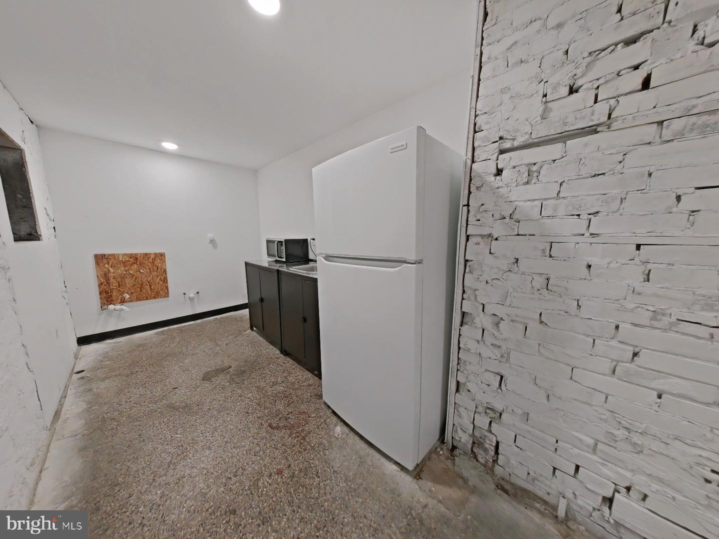 1537-39 Deal St Property Photo 5