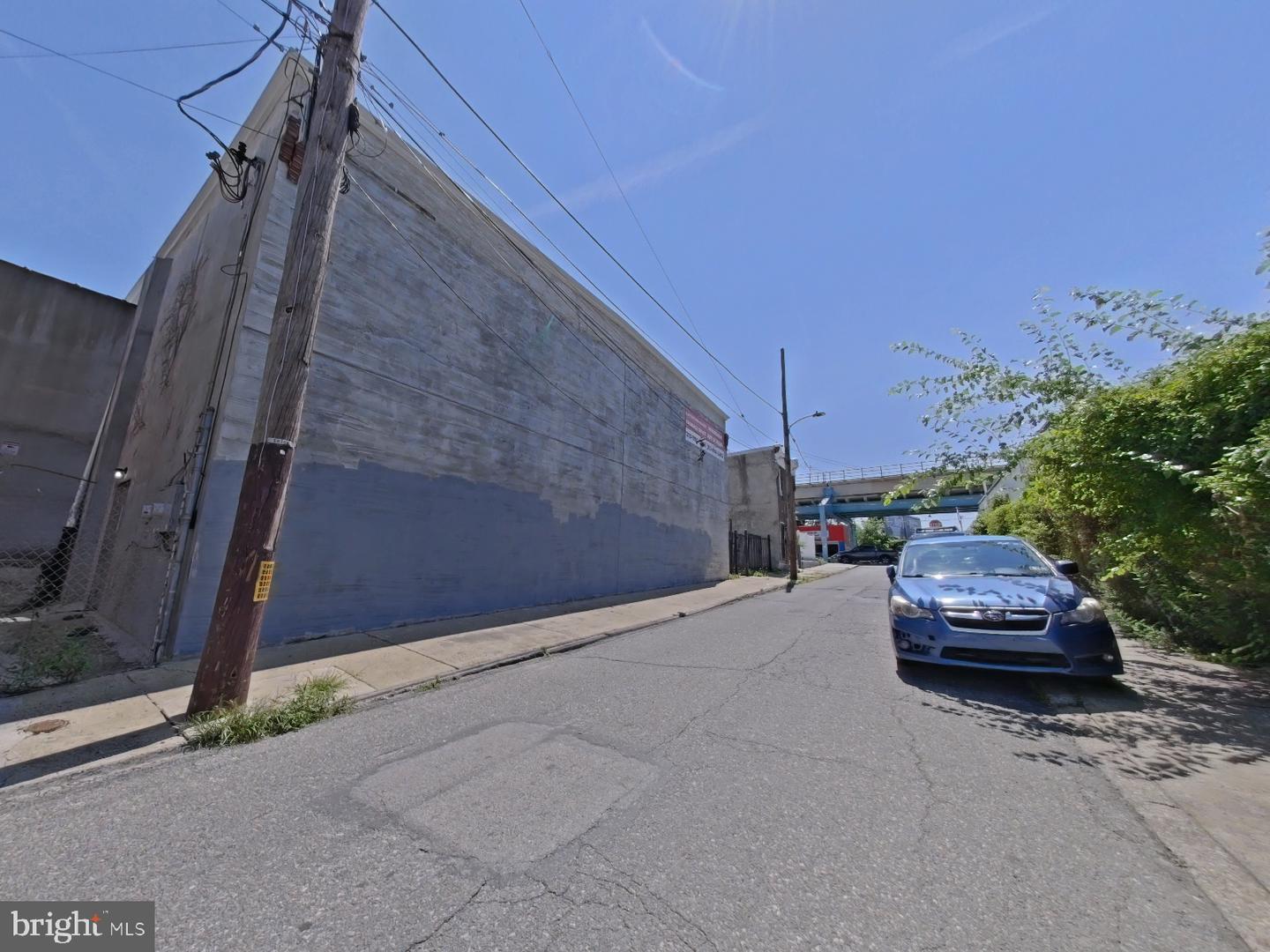 1537-39 Deal St Property Photo 14