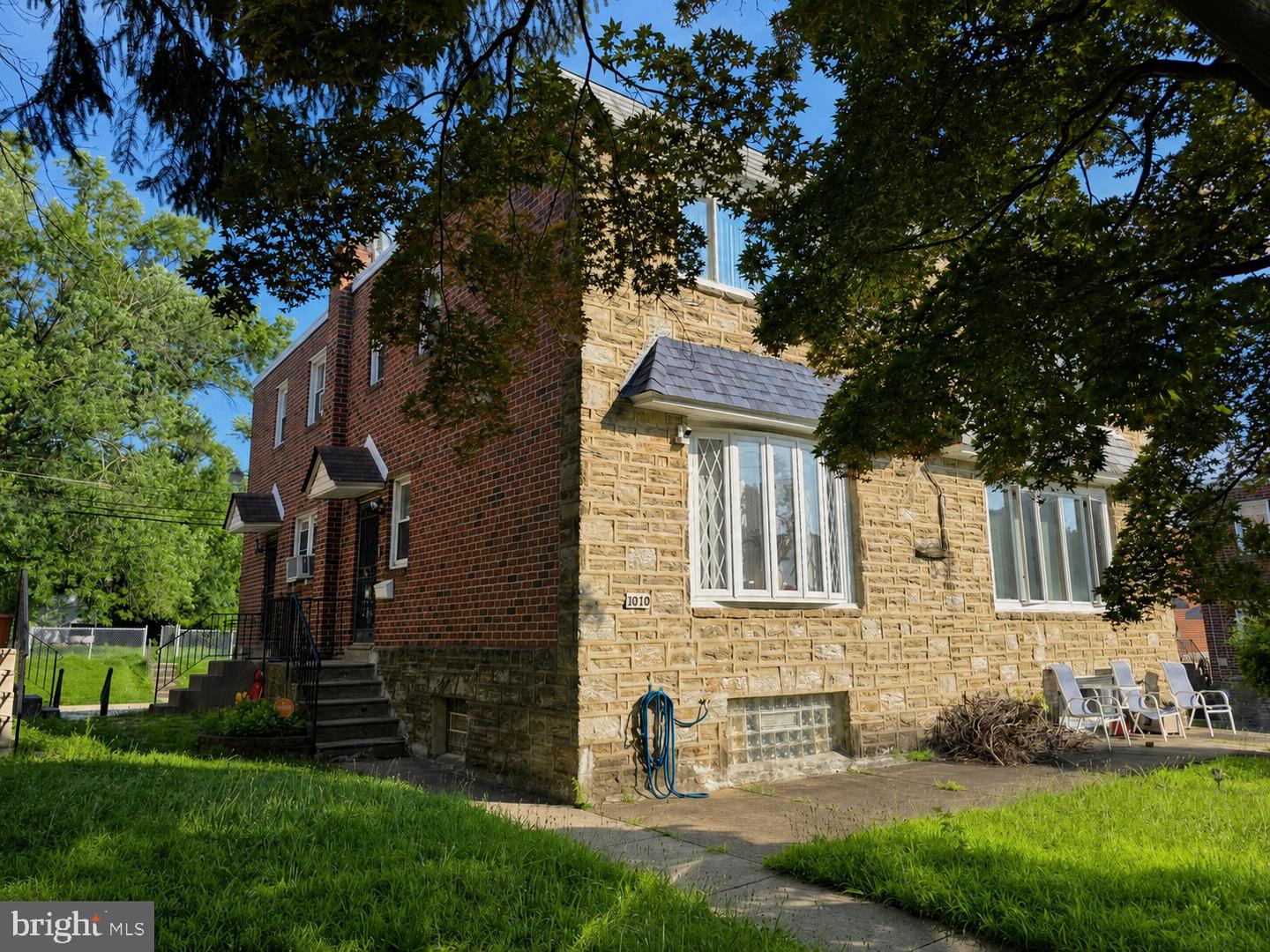 1010 Cliveden St E Property Photo 1