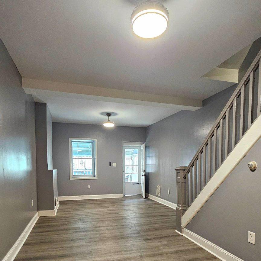 2411 N Lawrence St Property Photo 6