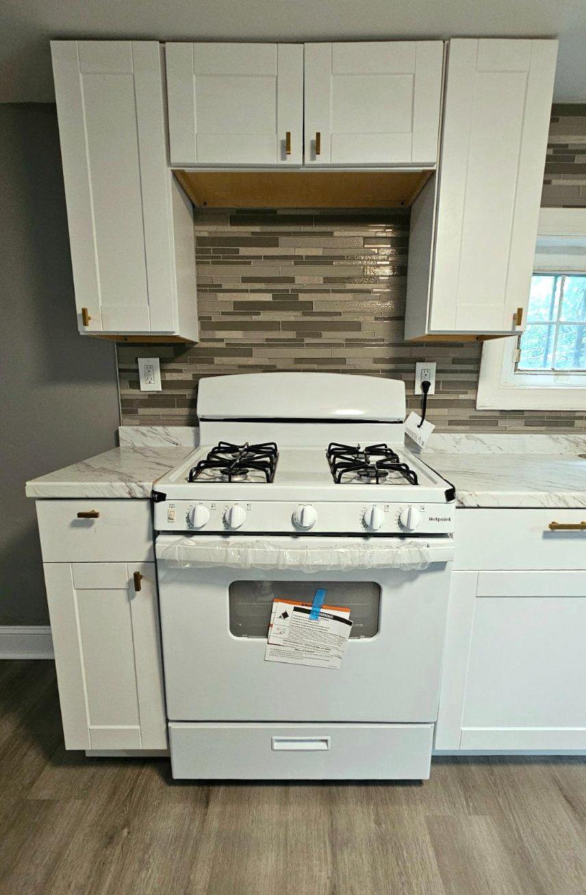 2411 N Lawrence St Property Photo 10