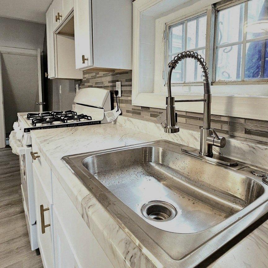 2411 N Lawrence St Property Photo 12