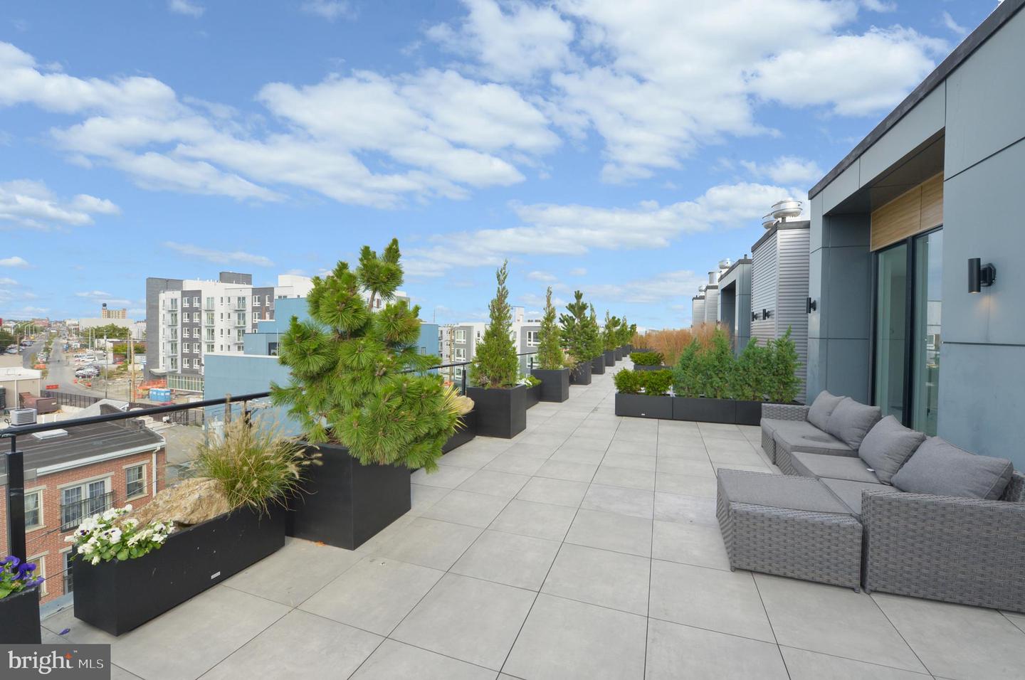 236 Thompson St #b402 Property Photo 44