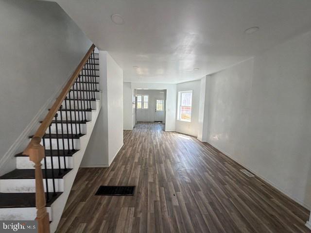 123 N Salford St Property Photo 2