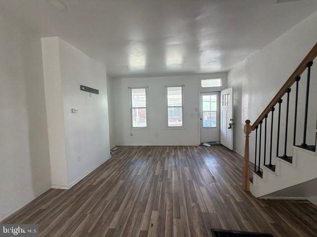 123 N Salford St Property Photo 3