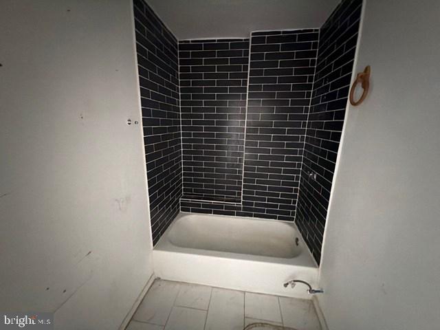 123 N Salford St Property Photo 7