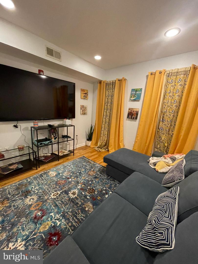 217 W Girard Ave #2 Property Photo 2