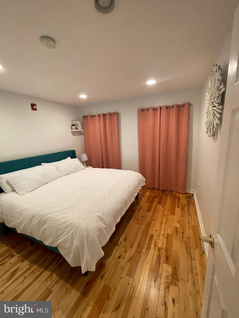 217 W Girard Ave #2 Property Photo 17