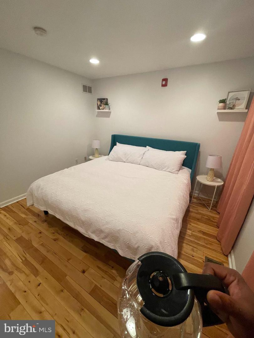 217 W Girard Ave #2 Property Photo 19