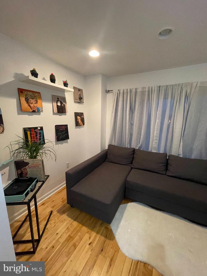 217 W Girard Ave #2 Property Photo 33