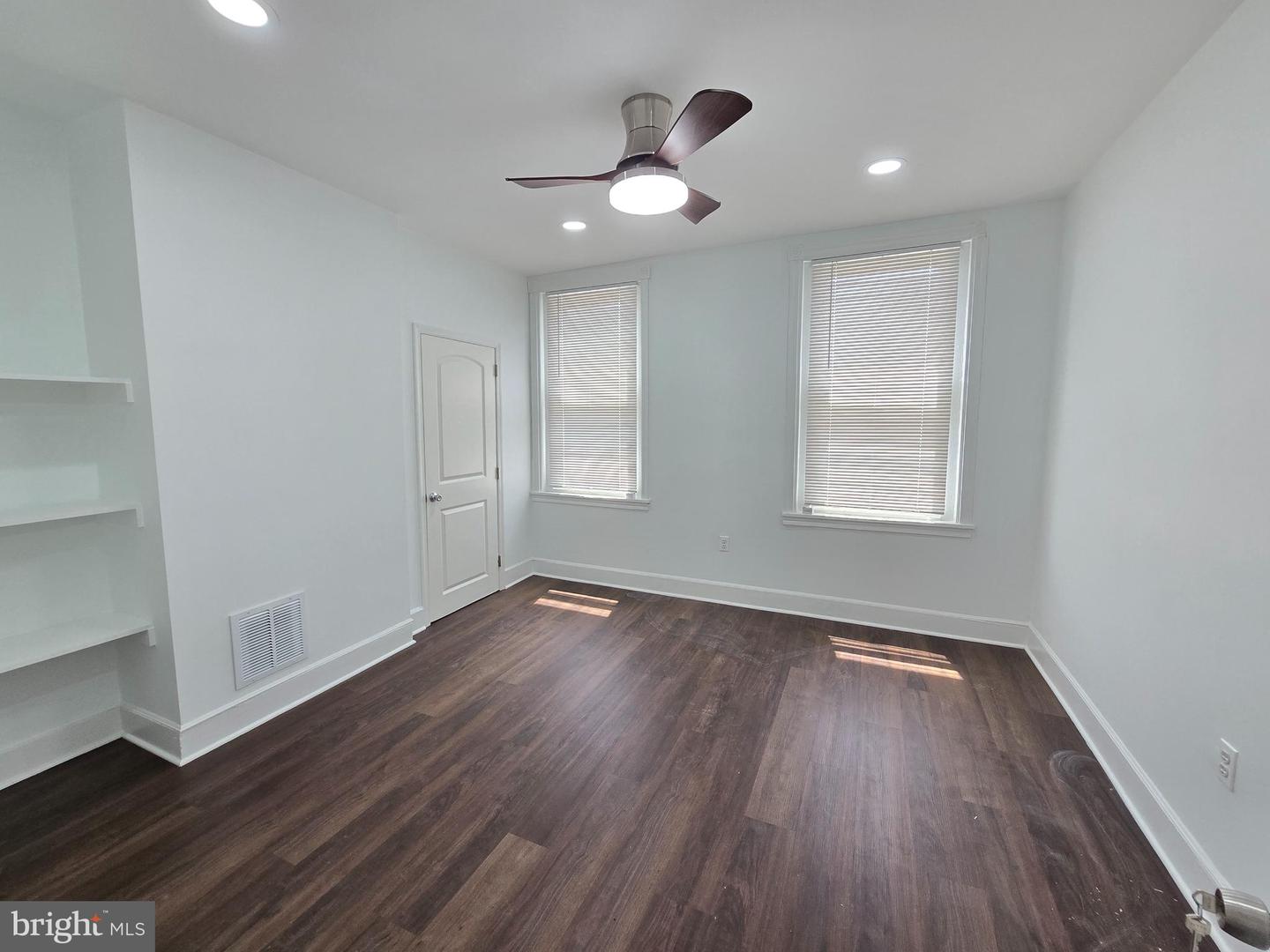 2613 Oakford St Property Photo 11