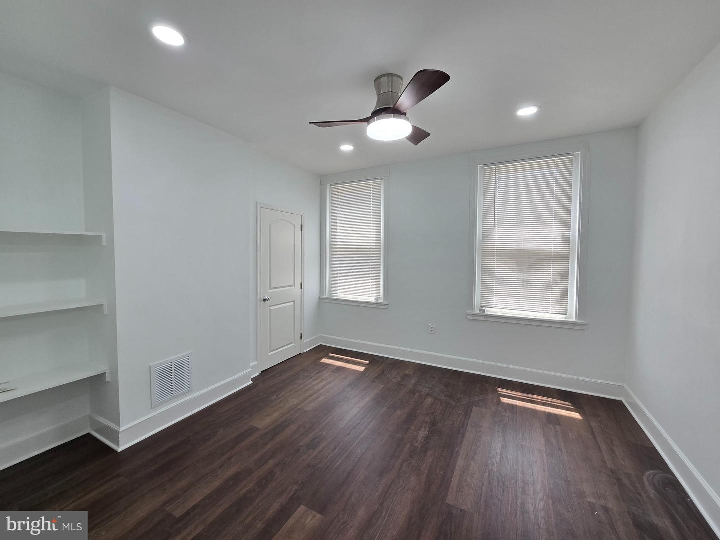2613 Oakford St Property Photo 12