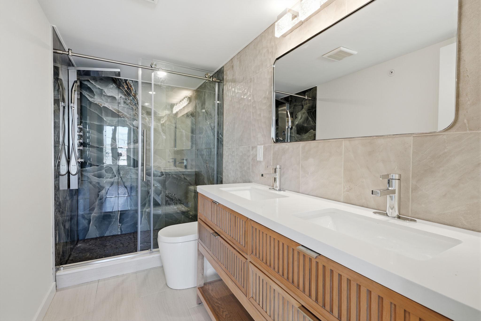 1517 Bodine St N #b Property Photo 11