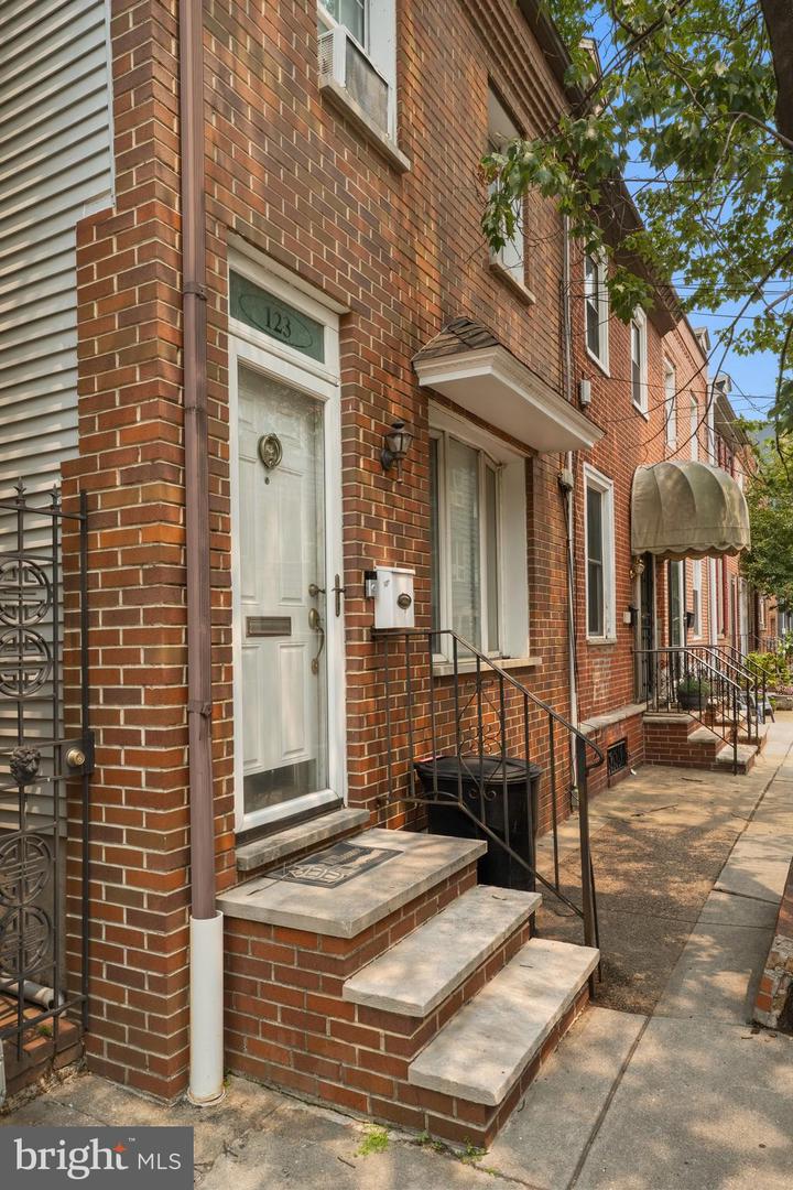 123 ELLSWORTH ST Property Photo 1