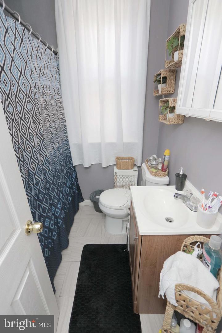 3910 Glendale St Property Photo 11