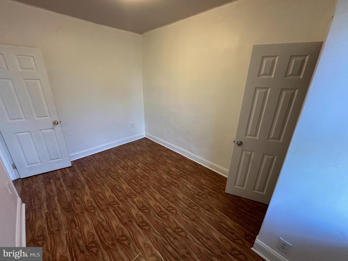 5734 N Lambert St Property Photo 11