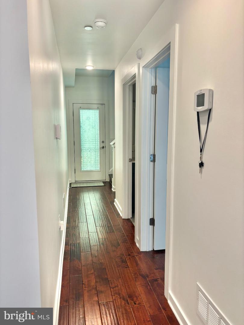 2122 Kensington Walk Property Photo 13