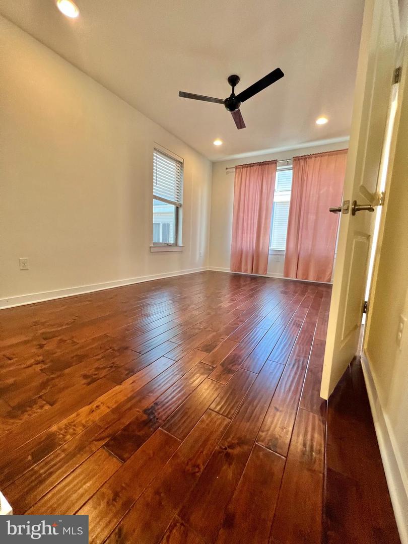 2122 Kensington Walk Property Photo 15