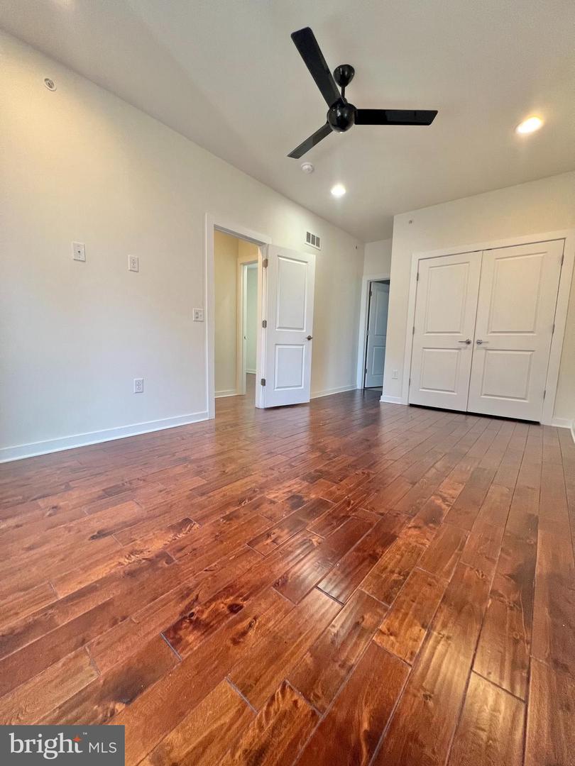 2122 Kensington Walk Property Photo 16