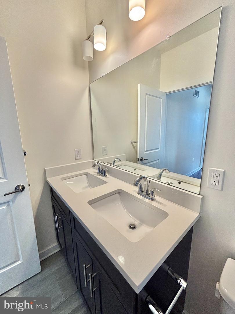 2122 Kensington Walk Property Photo 22
