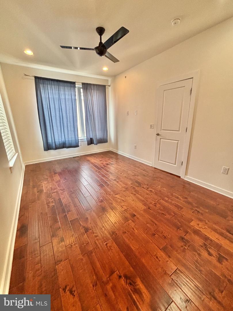 2122 Kensington Walk Property Photo 25