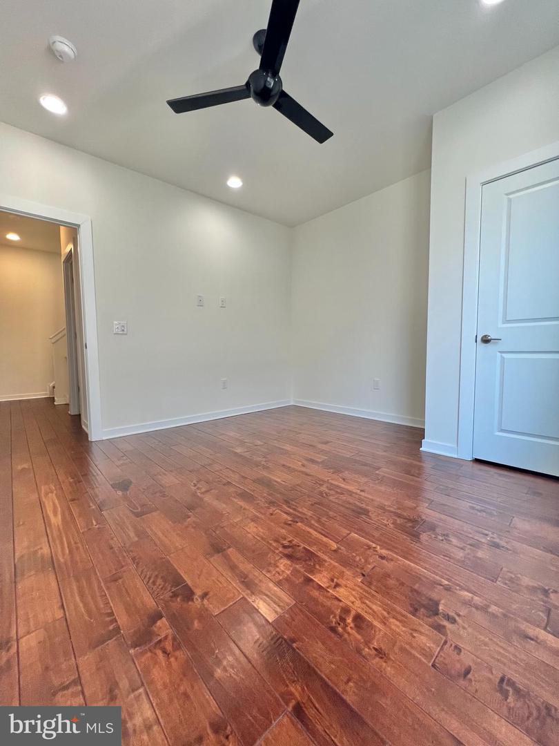 2122 Kensington Walk Property Photo 26