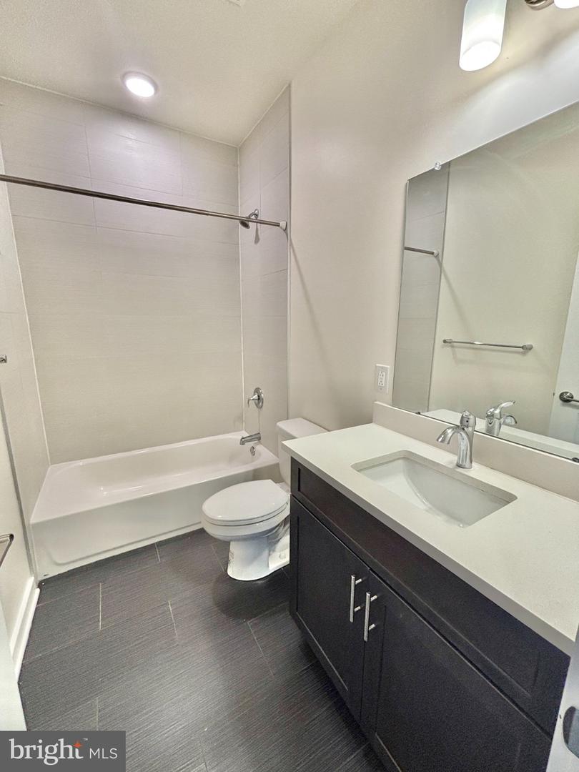 2122 Kensington Walk Property Photo 28
