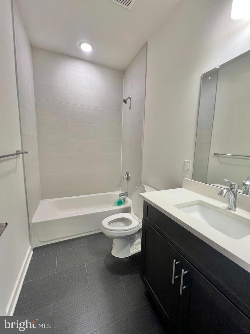 2122 Kensington Walk Property Photo 29