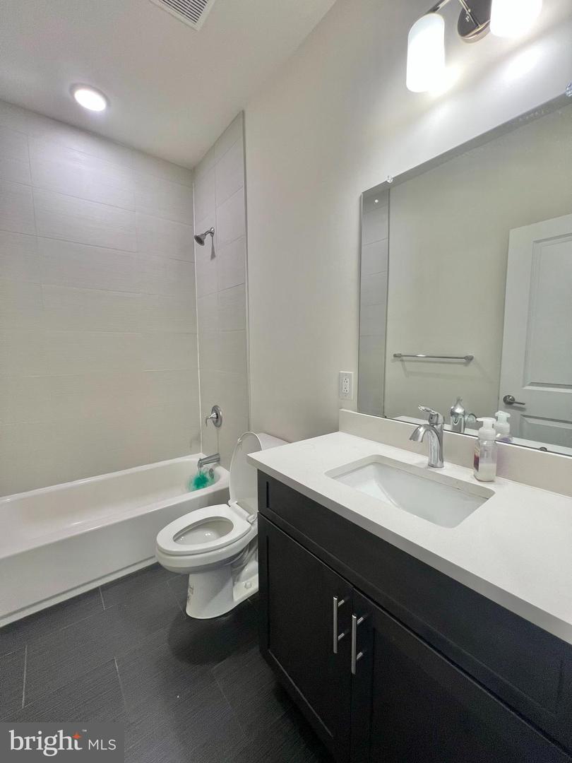 2122 Kensington Walk Property Photo 30