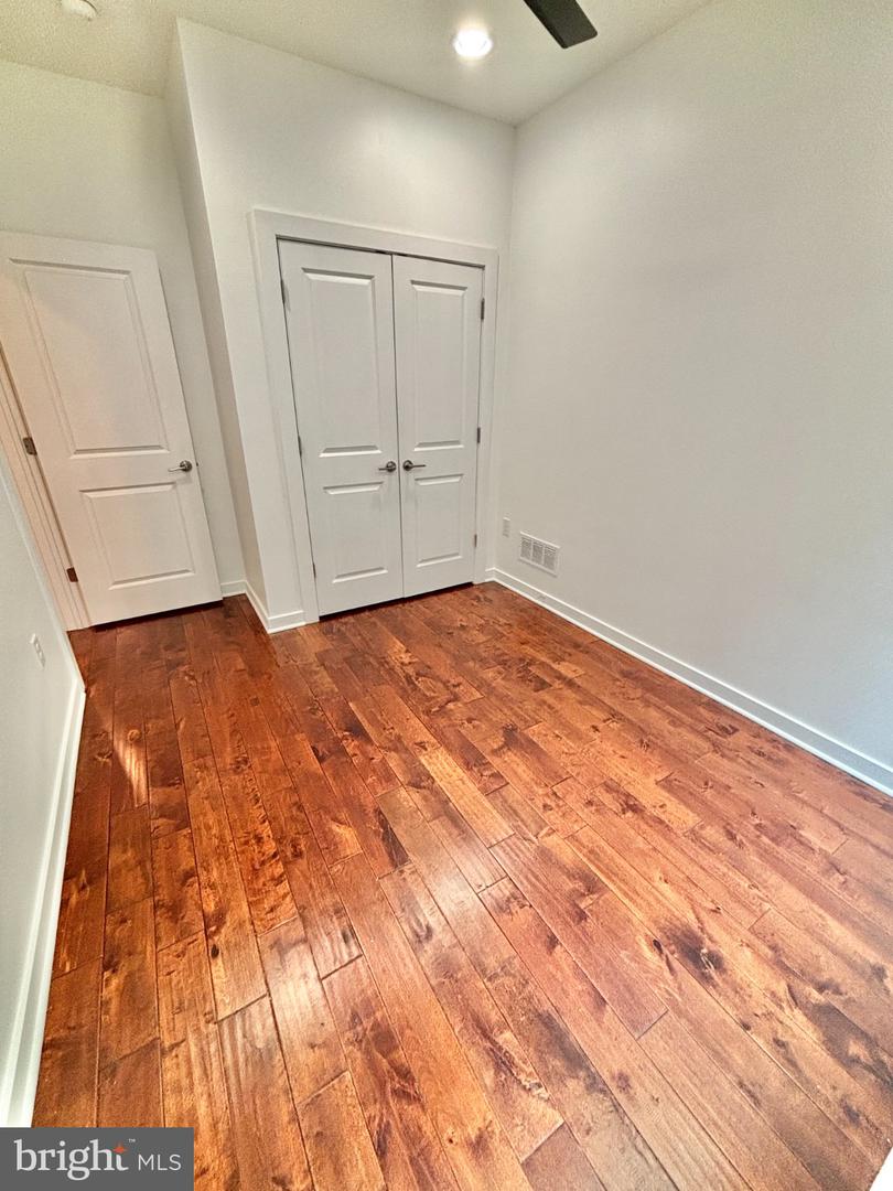 2122 Kensington Walk Property Photo 36