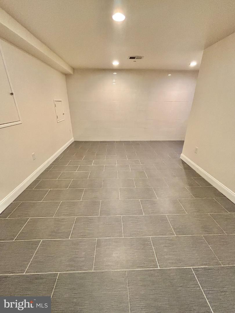 2122 Kensington Walk Property Photo 43