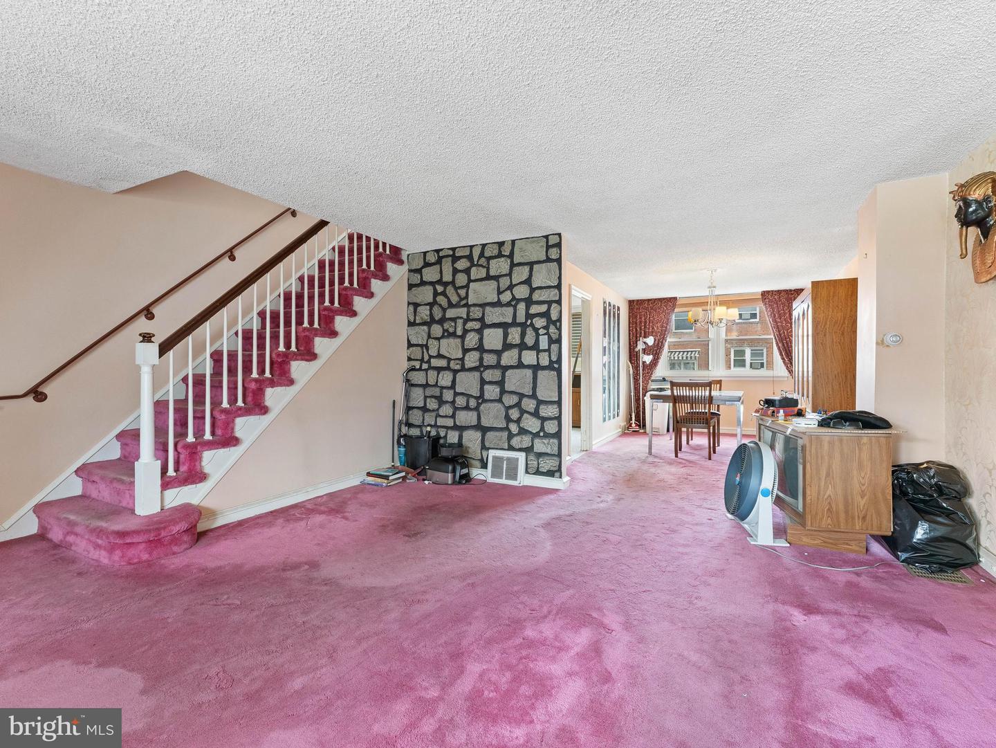 7957 Fayette St Property Photo 4