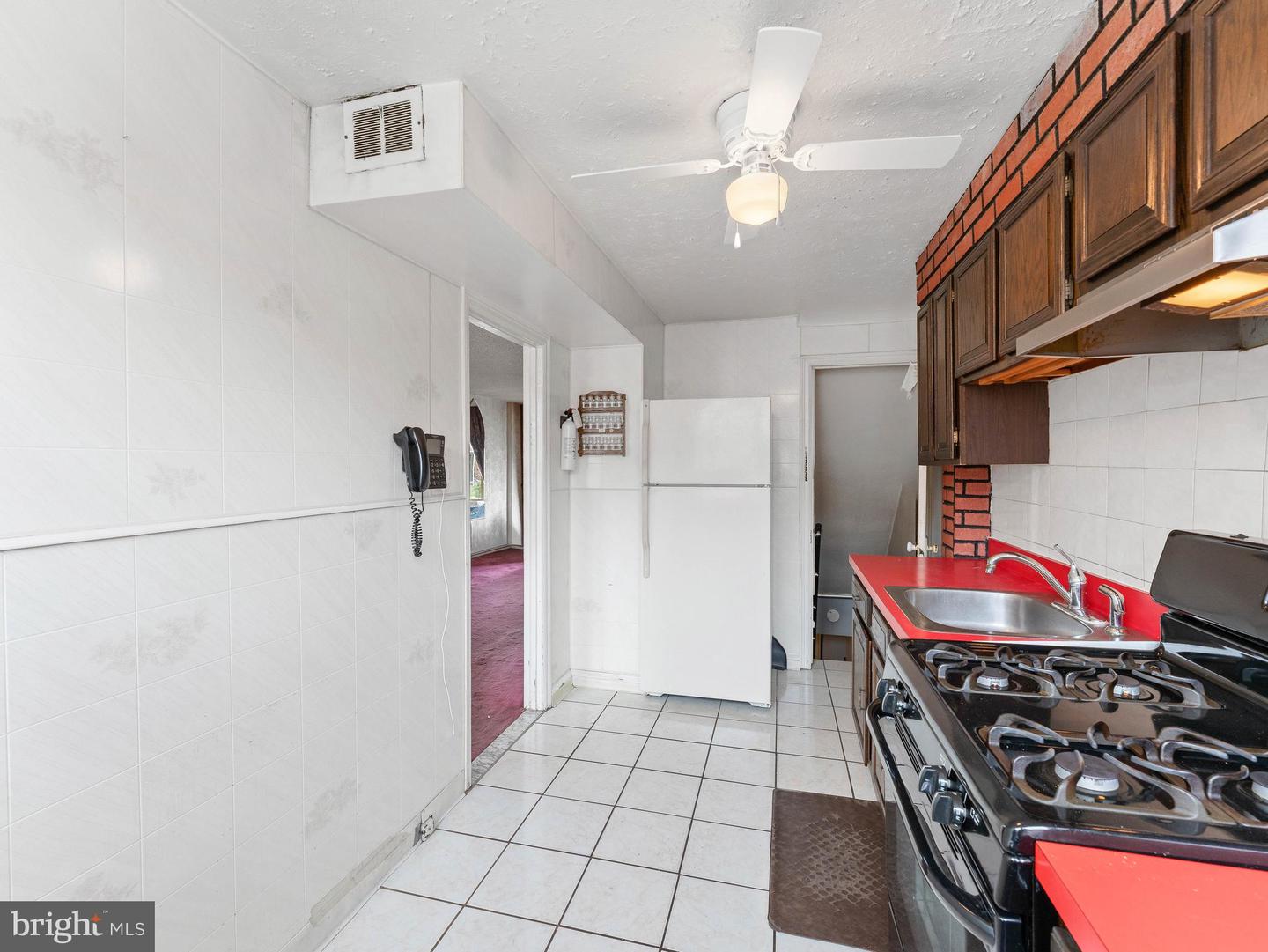 7957 Fayette St Property Photo 10