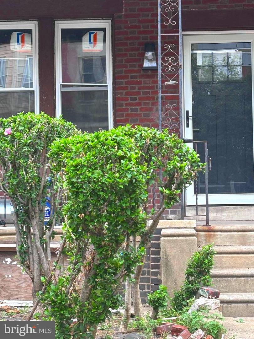 4514 N 16TH ST Property Photo 1