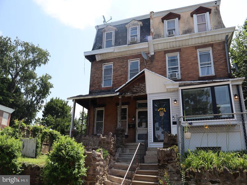 5311 N Howard St Property Photo 1