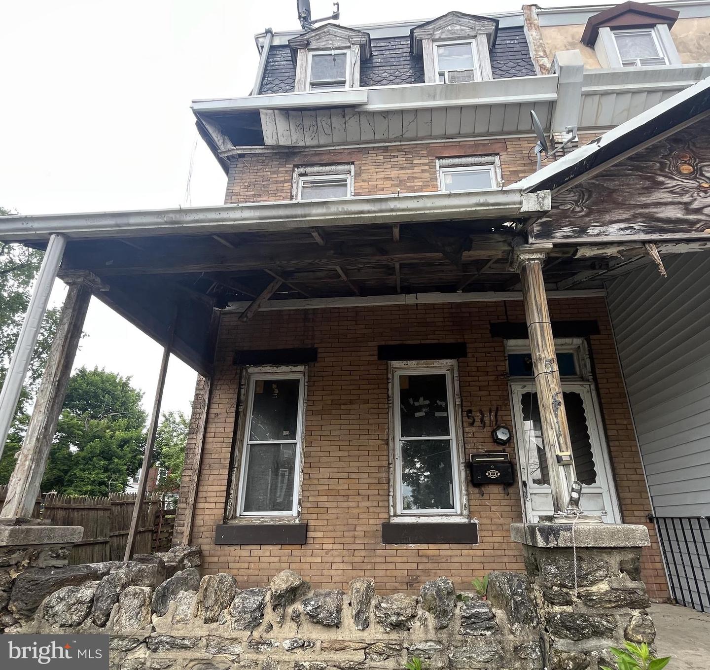 5311 N Howard St Property Photo 3