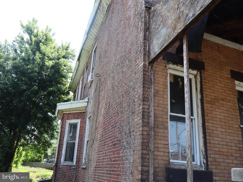 5311 N Howard St Property Photo 5