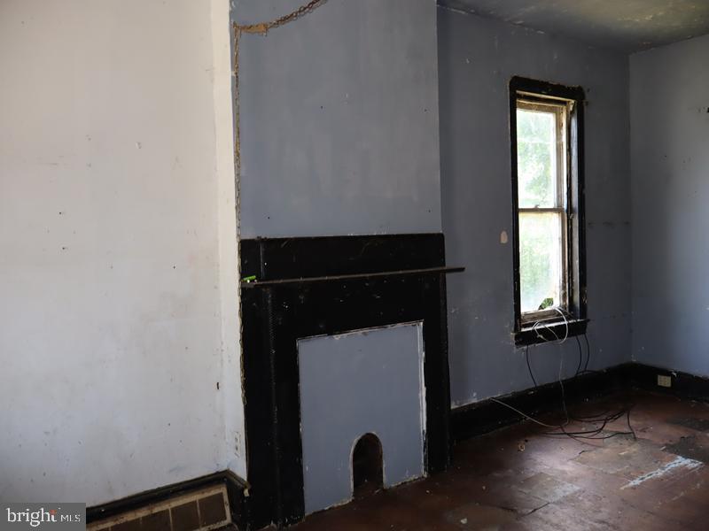 5311 N Howard St Property Photo 11