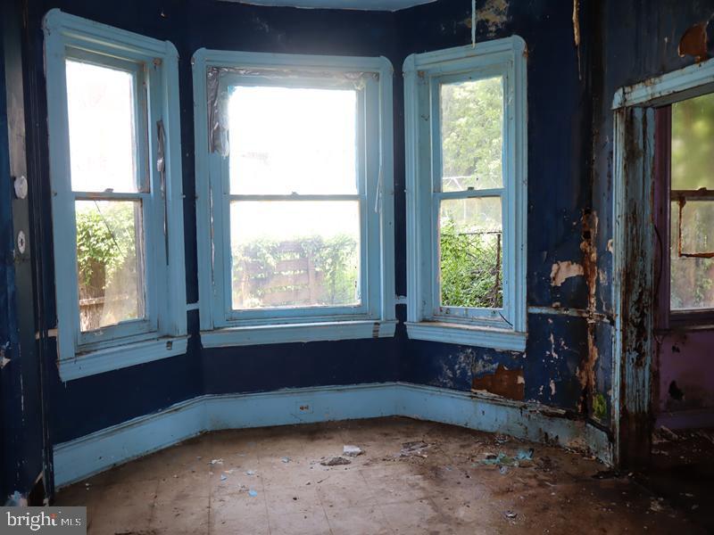 5311 N Howard St Property Photo 17